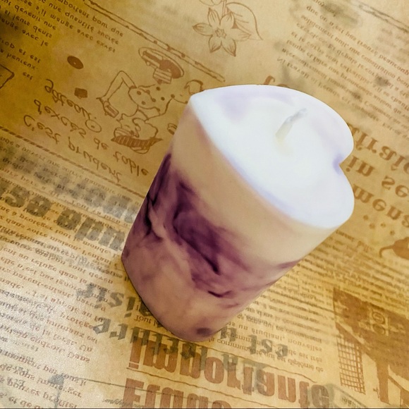 Tie Dye Heart Shape Pillar Candle 6oz High End Luxury - Picture 2 of 5